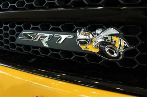 dodge charger bee emblem